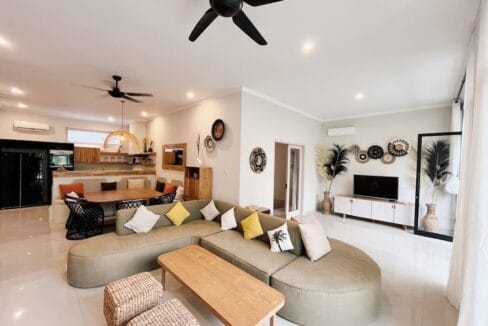 184362A1-24A9-4043-BA1B-C1C73FD87CBF-min