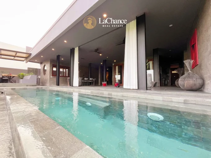 Brand-New 5-Bedroom Villa in Tumbak Bayuh, Rice Field Views