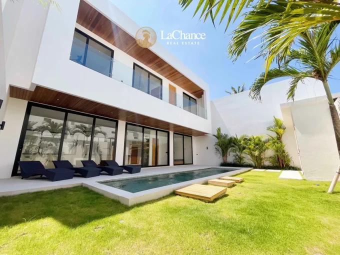 Modern Brand New 4 Bedroom Villa in Tumbak Bayuh