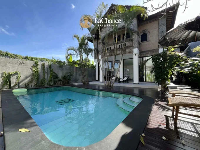 3-Bedroom Villa on 1,000 sqm in Umalas