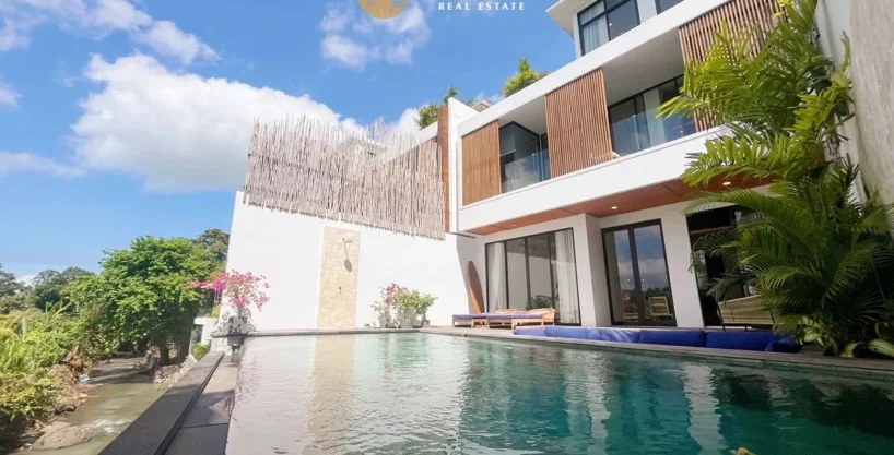 4 bedrooms villa in Canggu with Rice Field Views