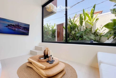 2 bedrooms Central Pererenan19