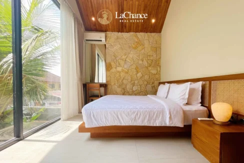 2 bedrooms Central Pererenan21