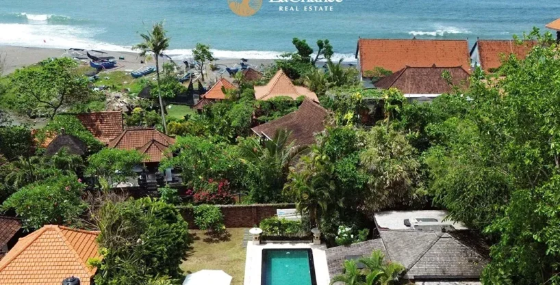 Villa steps from Seseh beach