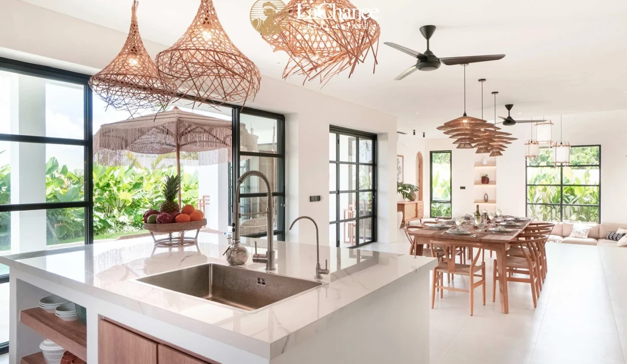 4 bedroom Luxury in Seseh4