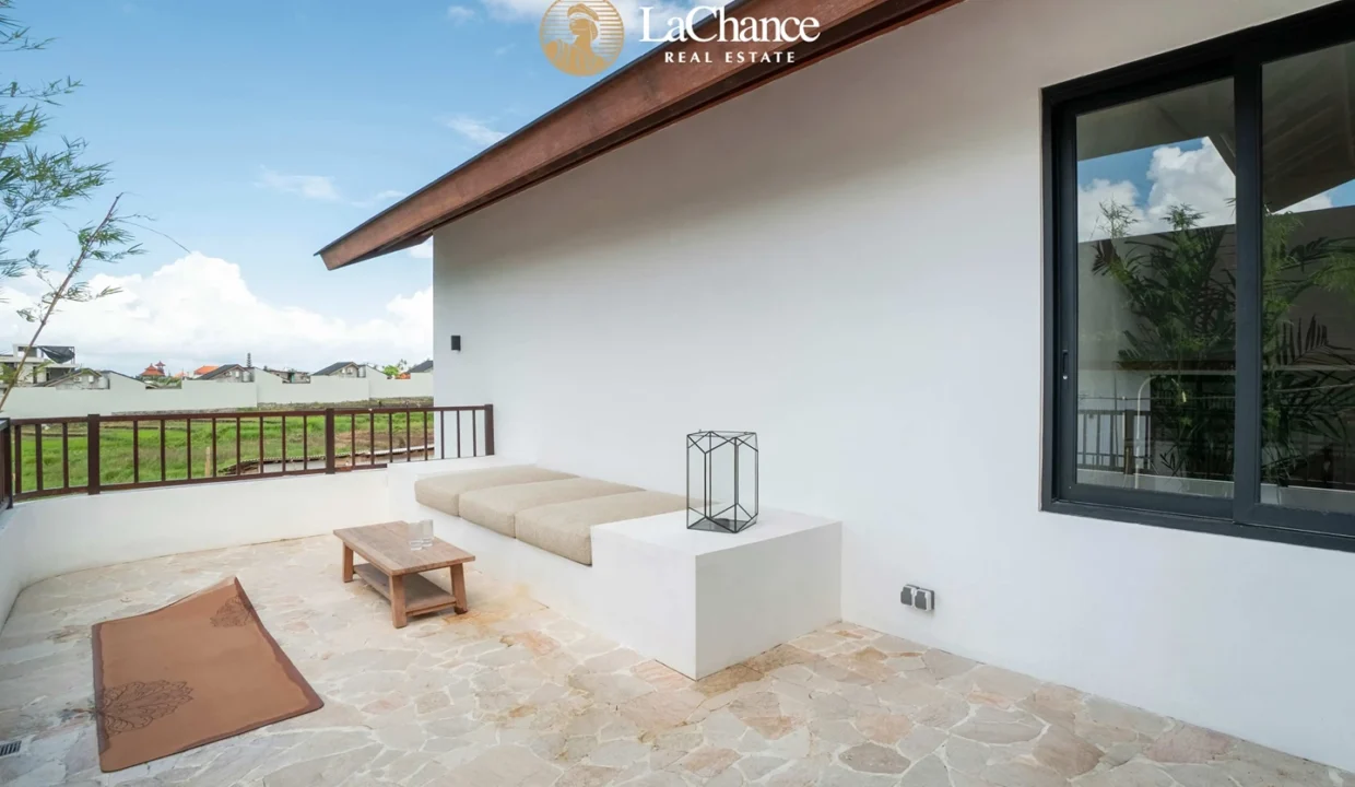 4 bedroom Luxury in Seseh8