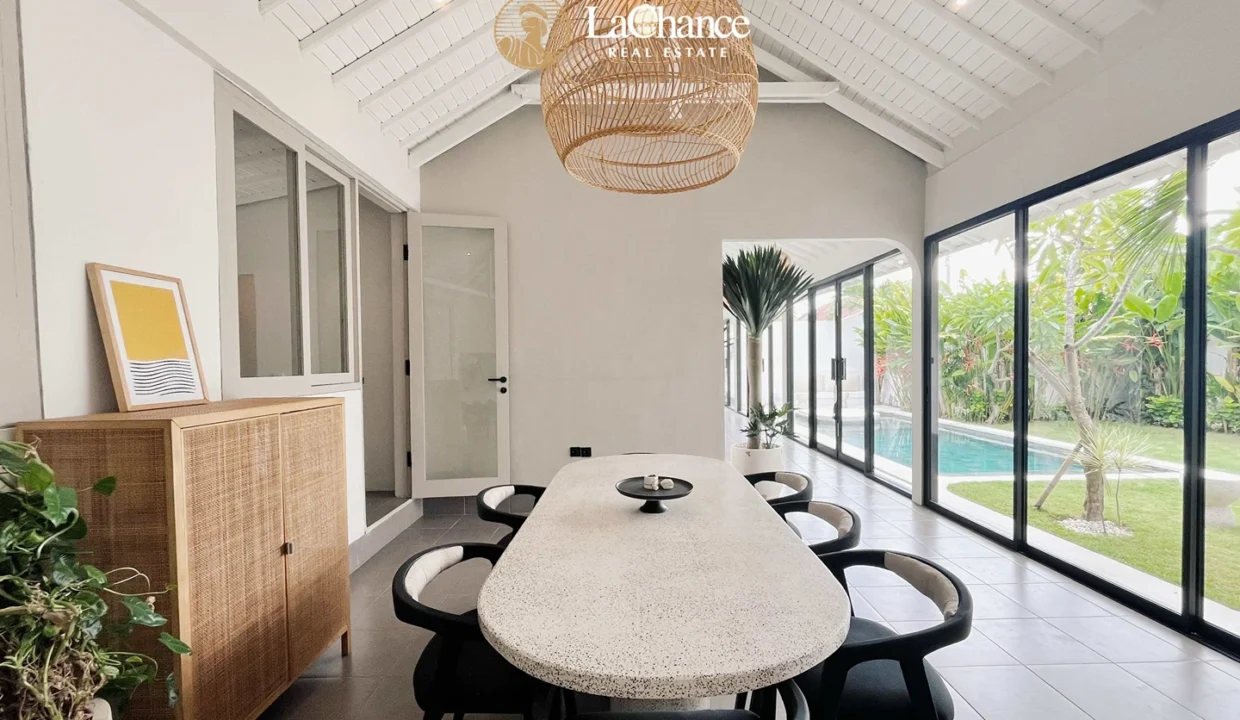 4+1 bedrooms in Umalas12