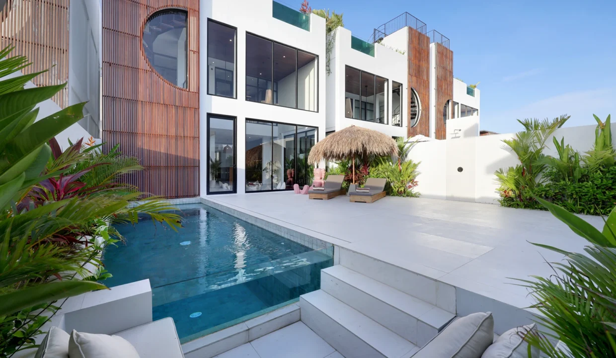 Luxury 3 bedrooms Ocenafront Pererenan16