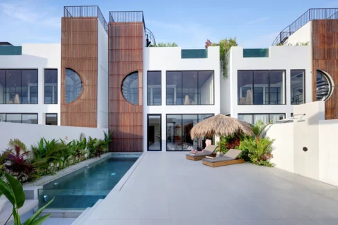 Luxury 3 bedrooms Ocenafront Pererenan17