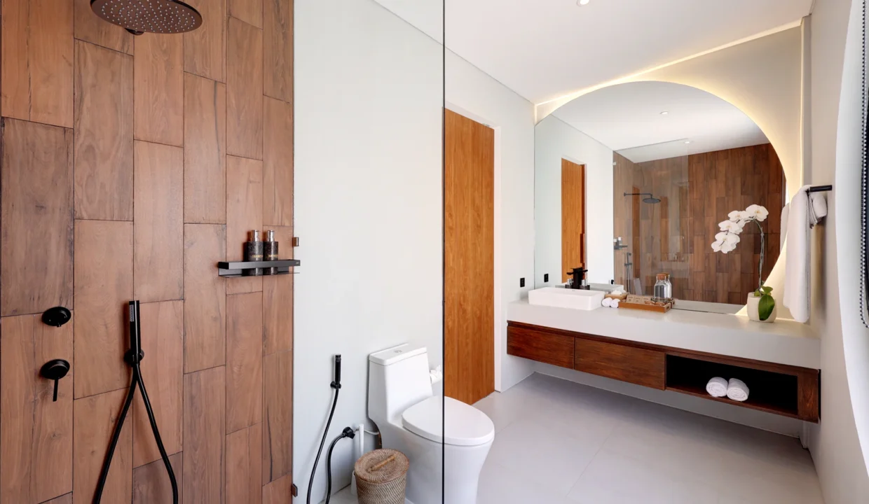 Luxury 3 bedrooms Ocenafront Pererenan24