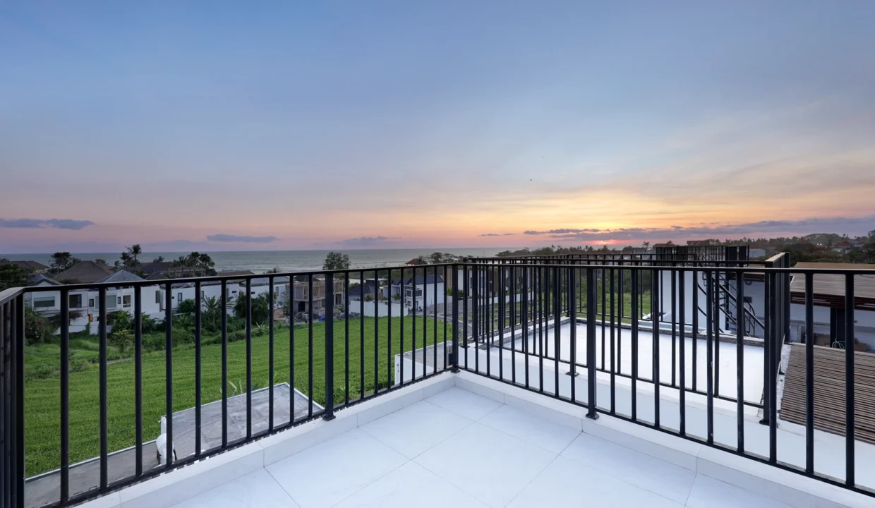 Luxury 3 bedrooms Ocenafront Pererenan8