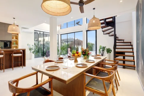Luxury 3 bedrooms Ocenafront Pererenan9
