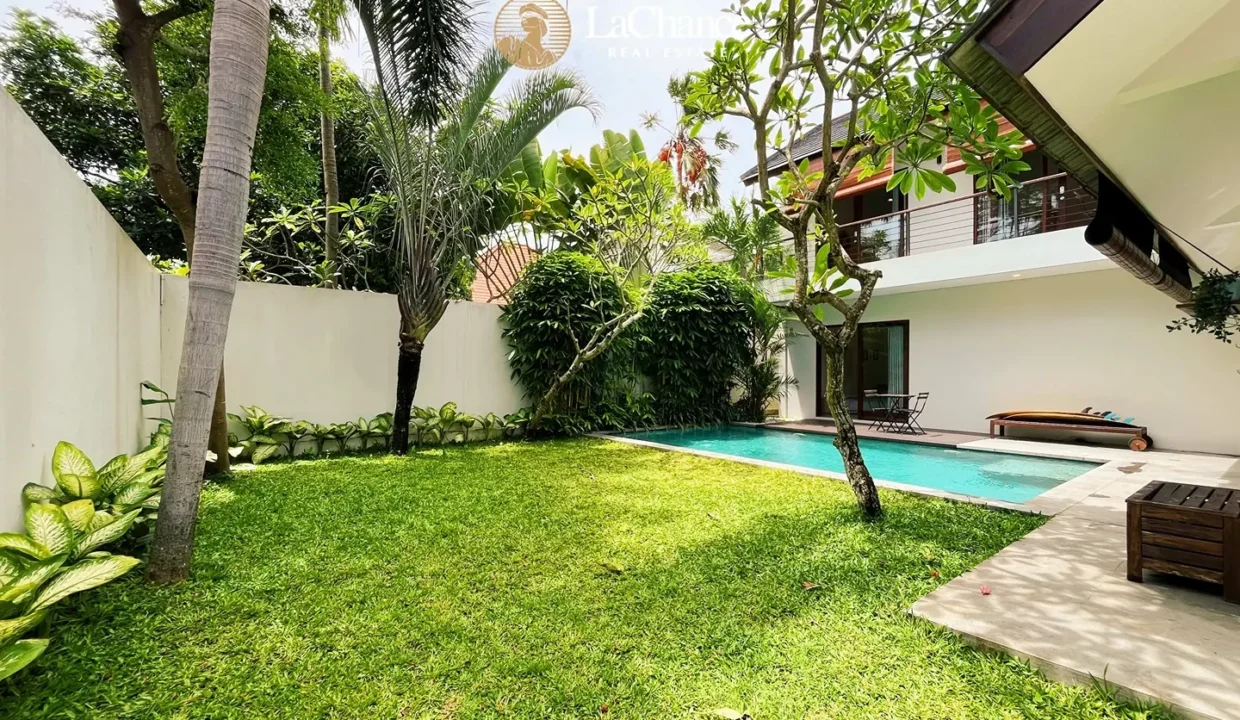 3 +3 bedrooms Berawa Bali1