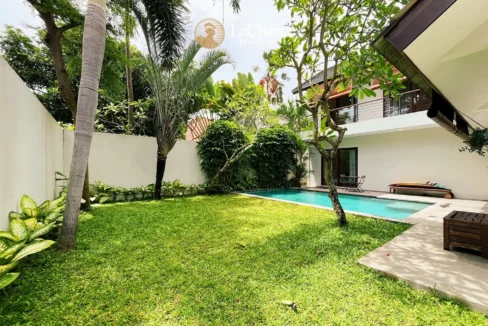 3 +3 bedrooms Berawa Bali1