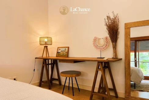 3 +3 bedrooms Berawa Bali18