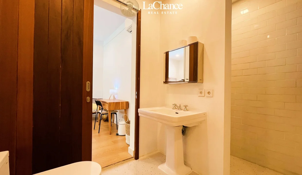 3 +3 bedrooms Berawa Bali19