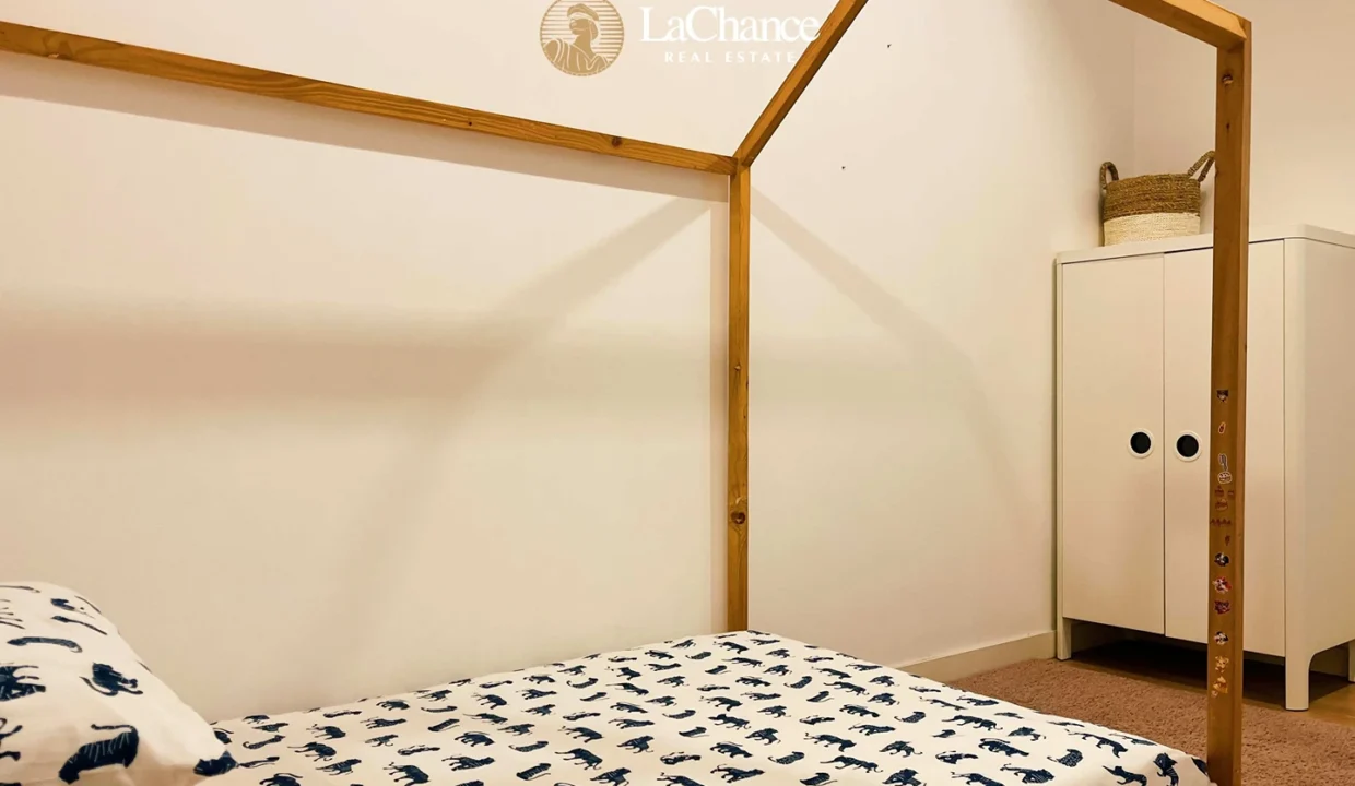 3 +3 bedrooms Berawa Bali26