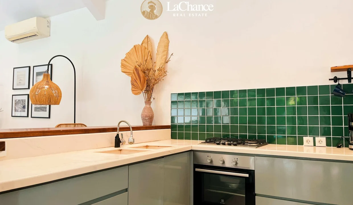 3 +3 bedrooms Berawa Bali28