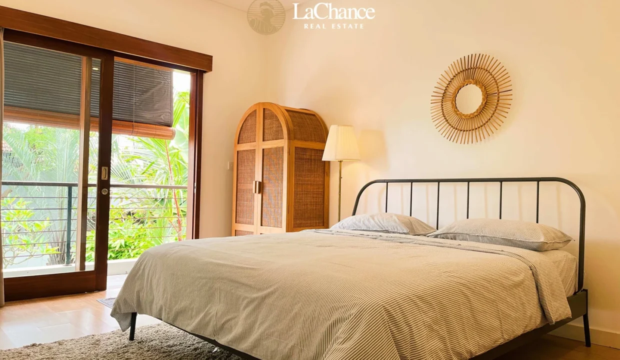 3 +3 bedrooms Berawa Bali5