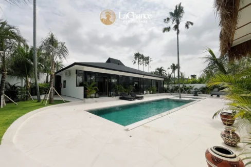 Brand-New 4 Bedroom Luxury Villa in Bumbak Umalas – Enclosed Living & 2 Pools