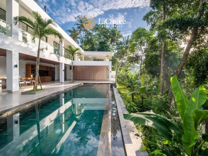 Luxury 4 Bedroom Jungle Villa for Sale in Ubud | Sauna, Gym & 10 Are Land