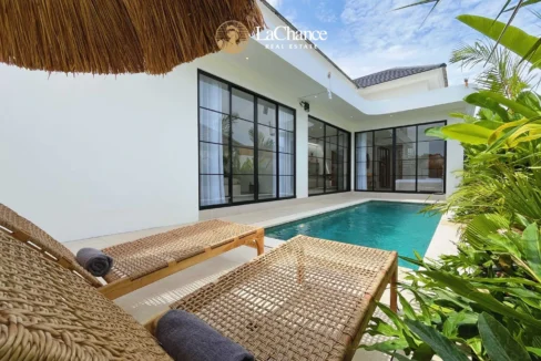 2 bedrooms villa with Terrace in Canggu Central