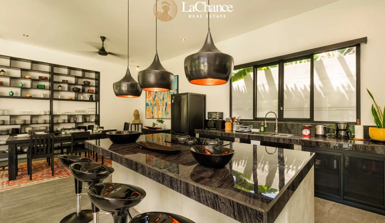 4 bedrooms Villa in Umalas11