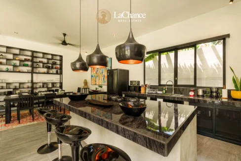 4 bedrooms Villa in Umalas11