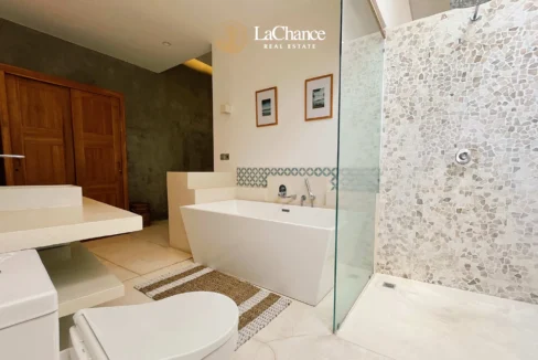 4 bedrooms central Canggu17