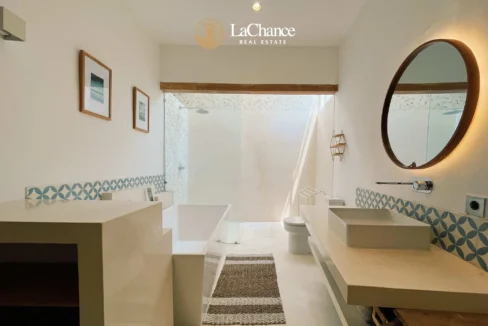 4 bedrooms central Canggu24