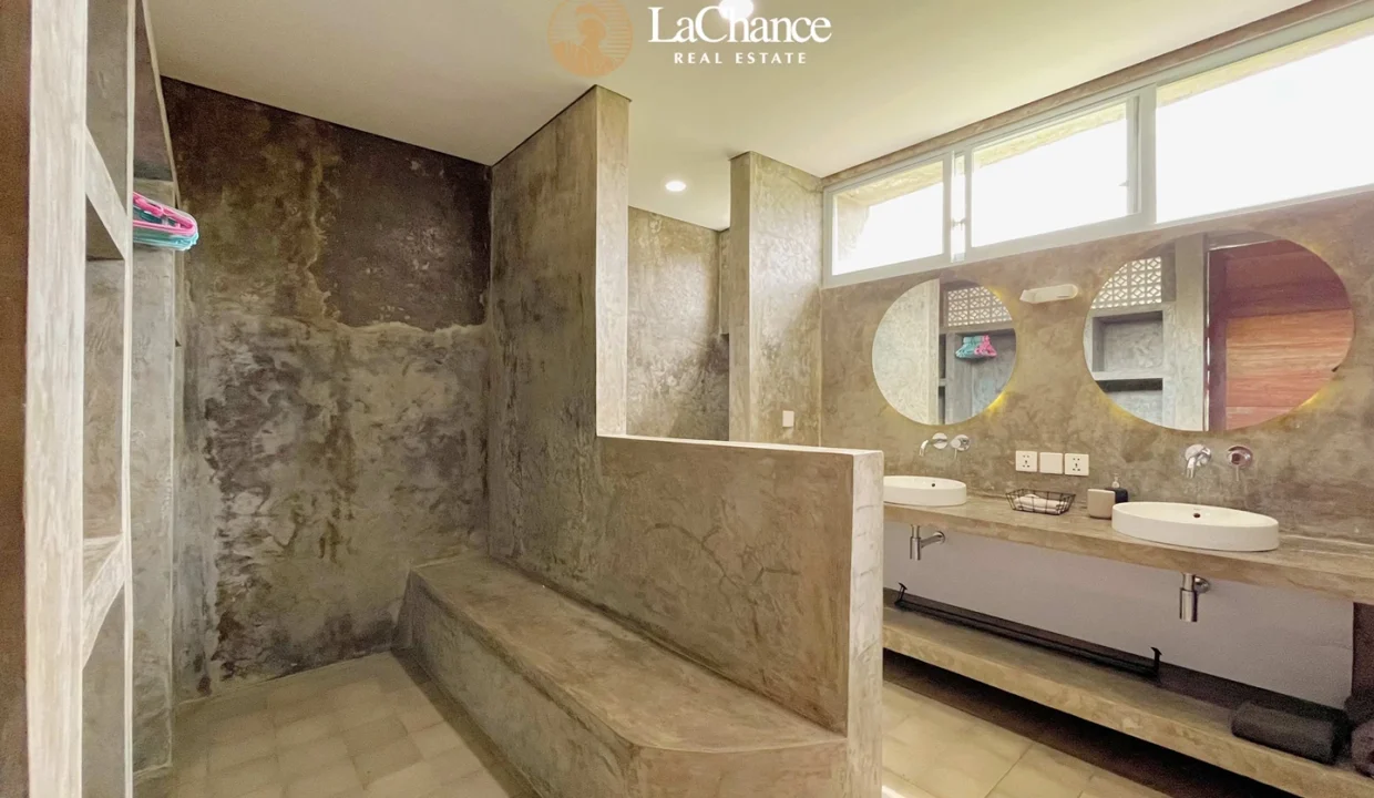 3 bedroom Pererenan14