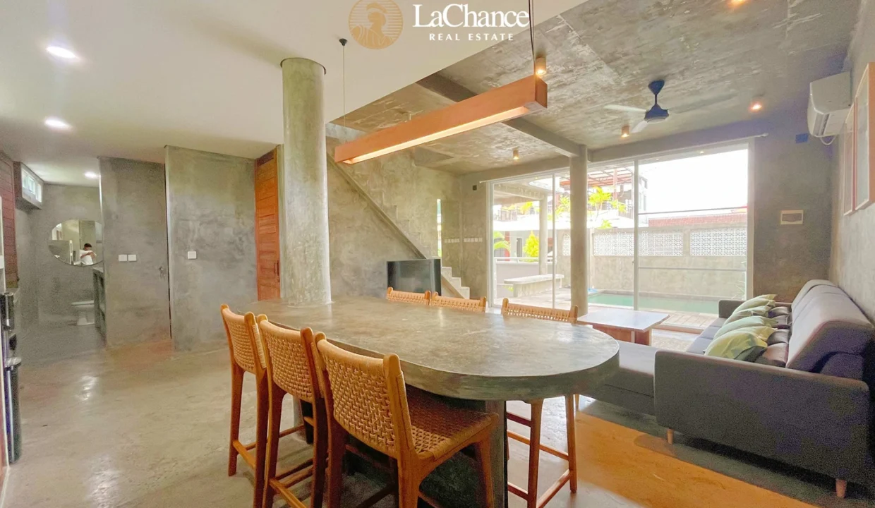 3 bedroom Pererenan4