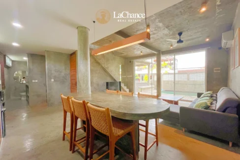 3 bedroom Pererenan4