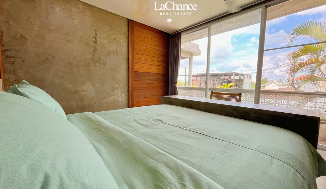 3 bedroom Pererenan6