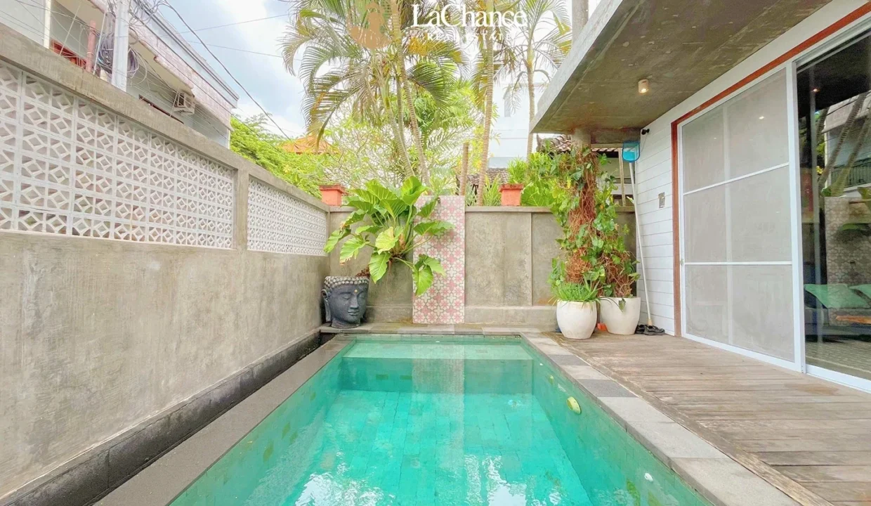 3 bedroom Pererenan7