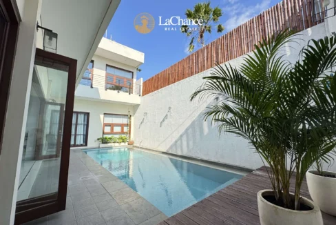 3 Bedroom Villa for Rent in Berawa Bali | Spacious Villa Near Beach & Cafes