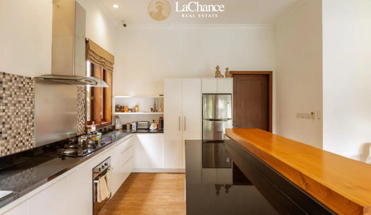 3 bedrooms tumbak bayuh10