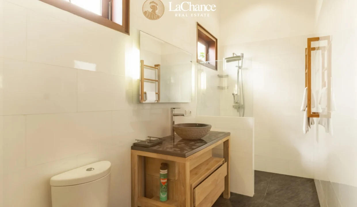 3 bedrooms tumbak bayuh18