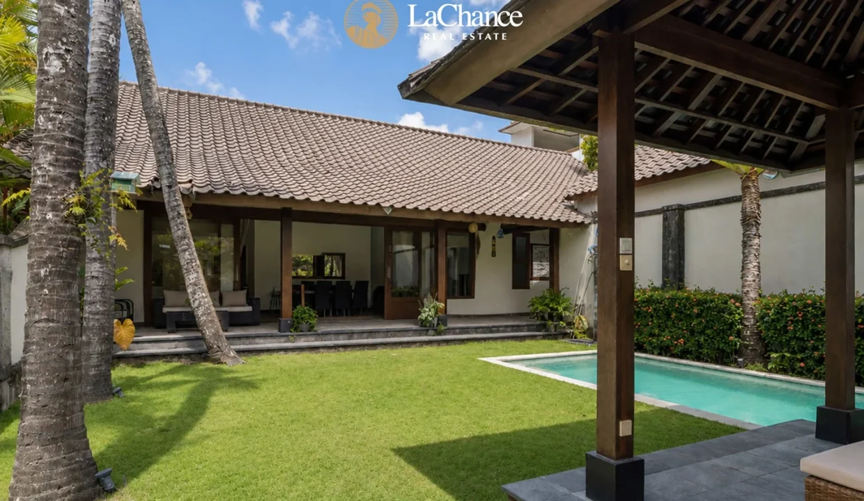 family villa in Tumbak Bayuh17