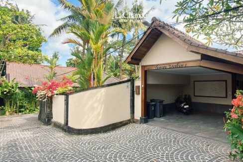 family villa in Tumbak Bayuh18