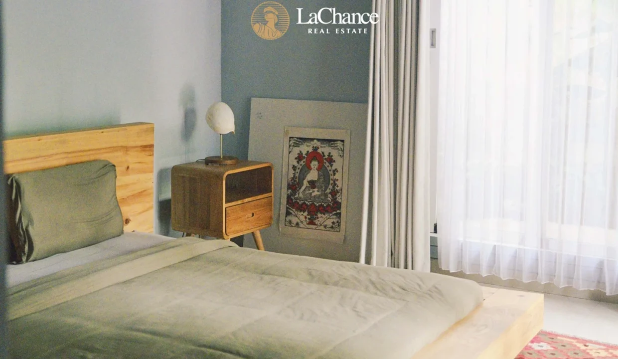 2 bdr + office in Pererenan16