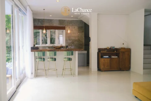2 bdr + office in Pererenan4