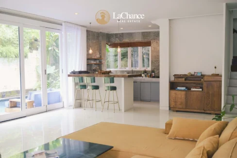 2 bdr + office in Pererenan8