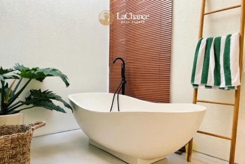 Luxury 3 bedrooms Kerobokan1