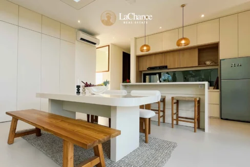 Luxury 3 bedrooms Kerobokan17