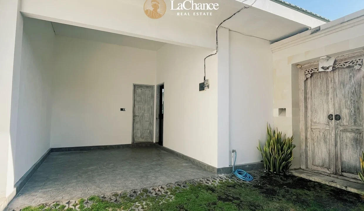2 bedrooms villa in Umalas12