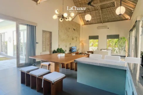 2 bedrooms villa in Umalas15