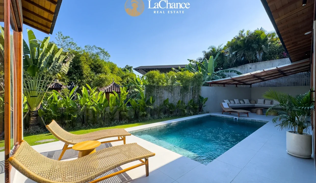 Brand New 3 bedrooms villa25