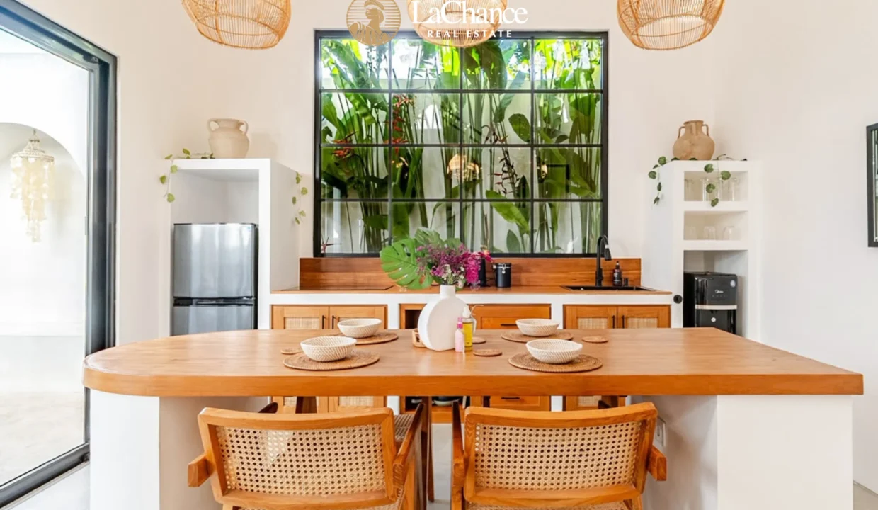 villa for sale in Pererenan, walking distance to the beach1
