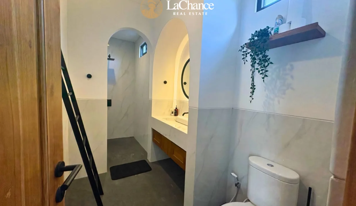 villa for sale in Pererenan, walking distance to the beach12